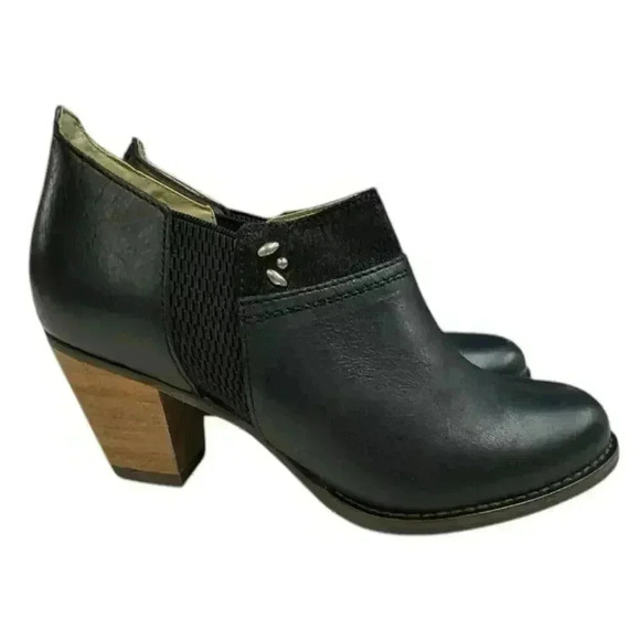 OLUKAI WOMEN'S HO'OU'I Black leather Heeled Slip On Ankle Bootie Size W6 - Picture 2 of 11